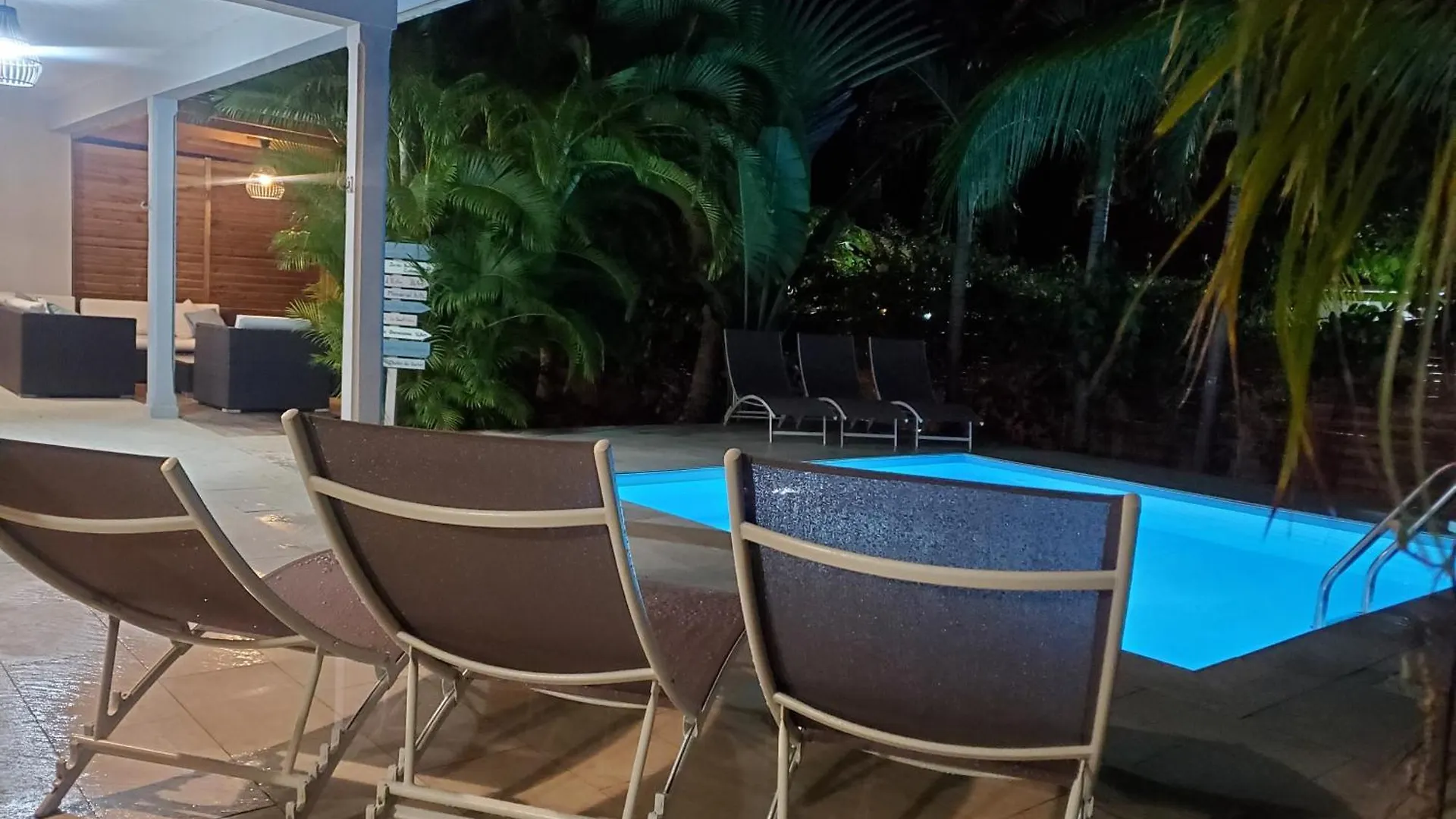 Villa L'Anjou Creole A Sainte Anne En Guadeloupe Avec Piscine Privee Et 3 Chambres Pour 6 Personnes 0*, Sainte-Anne (Grande-Terre)