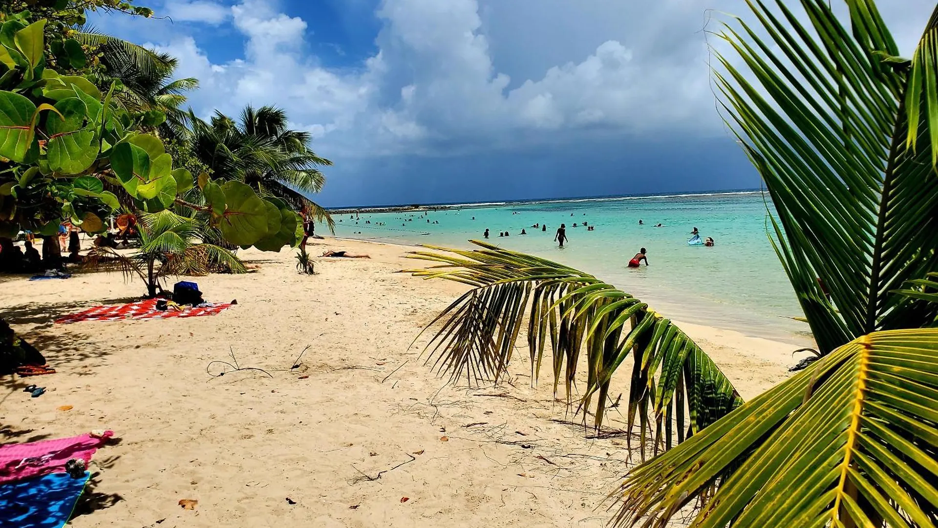 Holiday home Villa L'Anjou Creole A Sainte Anne En Guadeloupe Avec Piscine Privee Et 3 Chambres Pour 6 Personnes