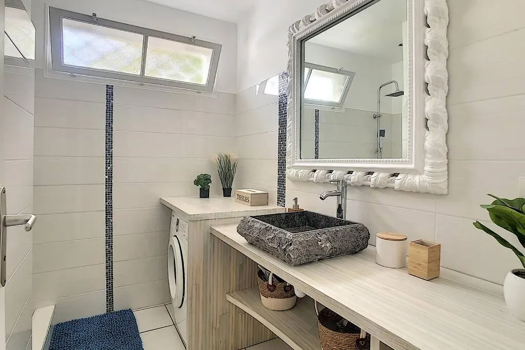 Villa L'Anjou Creole A Sainte Anne En Guadeloupe Avec Piscine Privee Et 3 Chambres Pour 6 Personnes Holiday home